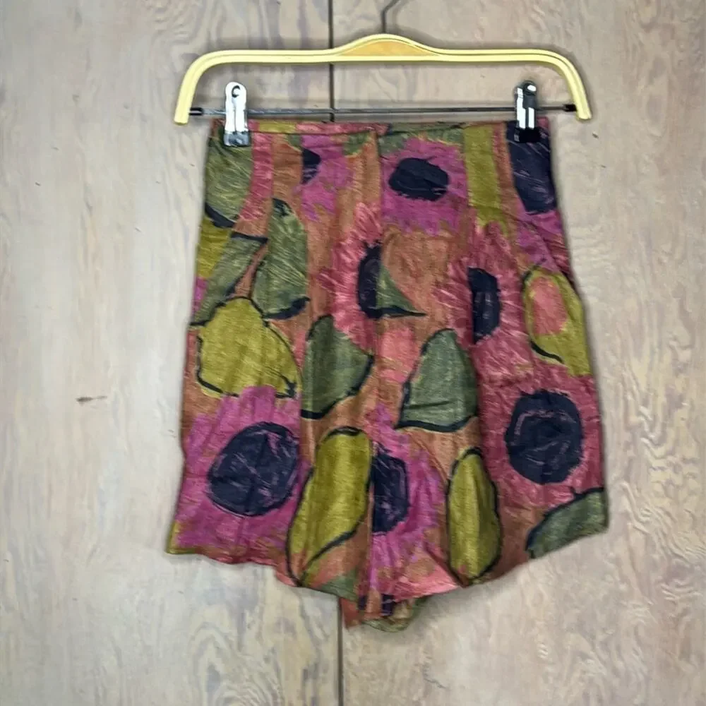 Vintage NWT Umberto Ginocchietti Floral Shorts